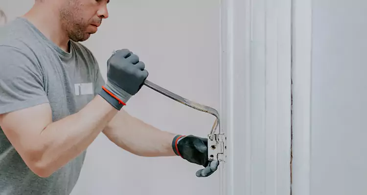 Cracked Door Jamb Repair in East Palo Alto, CA