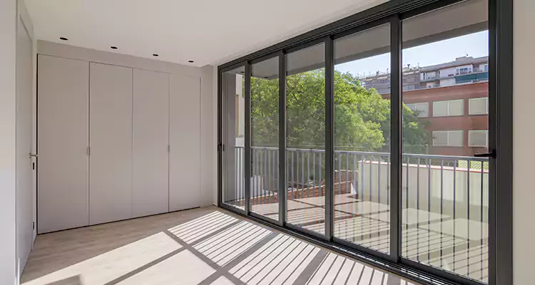 Fix Sliding Screen Door Track in East Palo Alto, CA